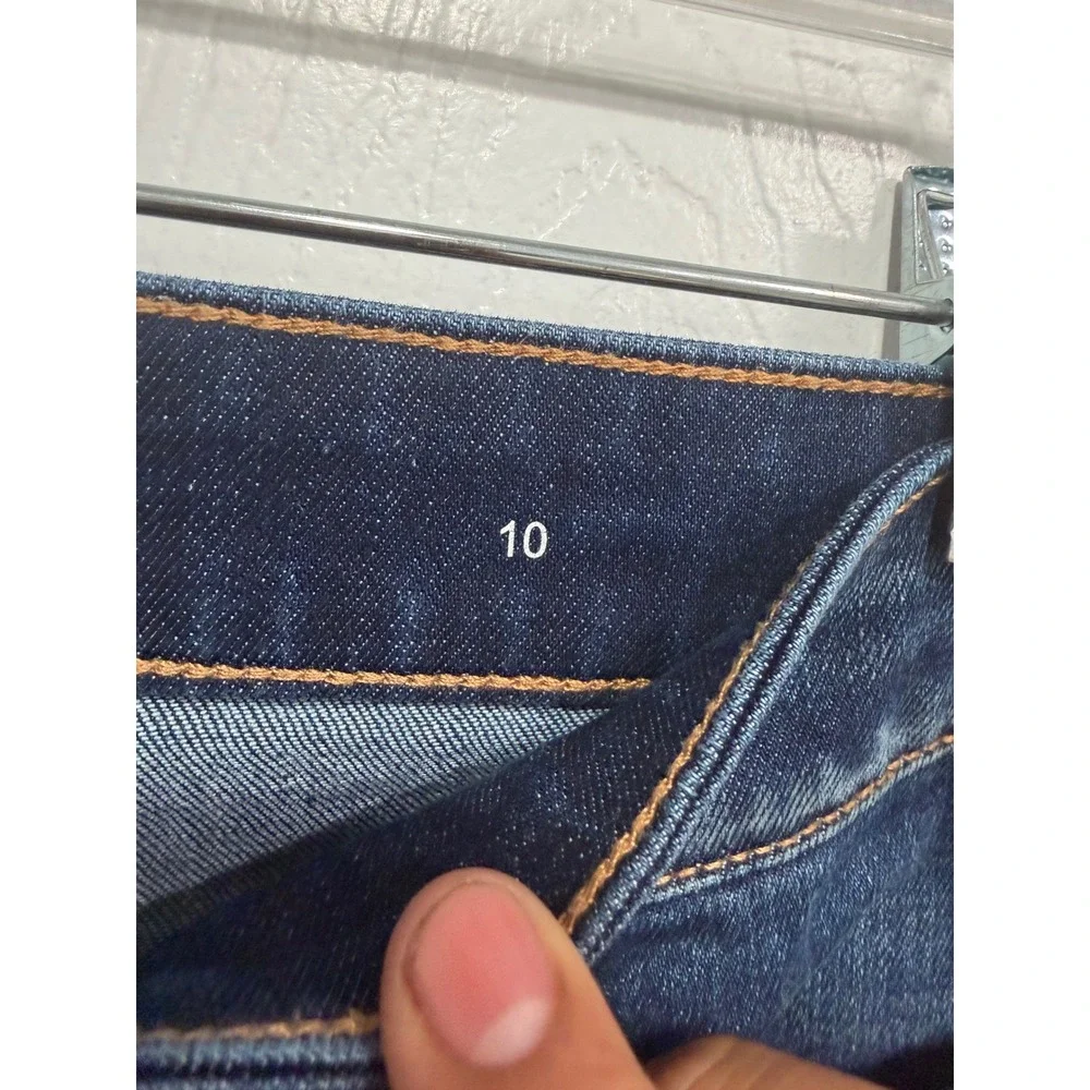 St Johns Bay Womens Skinny Leg Jeans Dark Wash Blue Denim Size 10 Mid Rise Slim